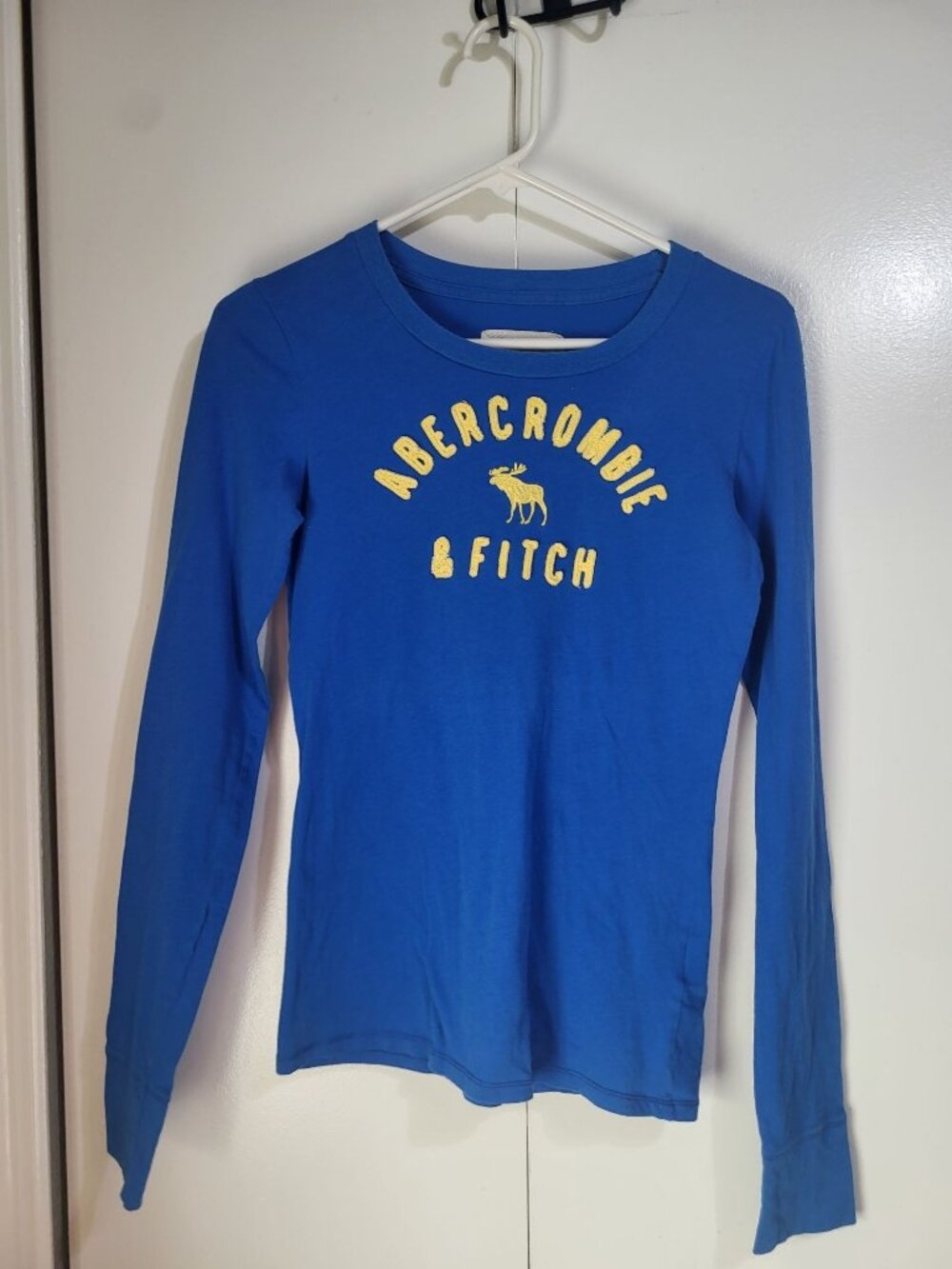 Abercrombie & Fitch Young Women's Small Raised Logo Long Sleeve T Shirt y2k